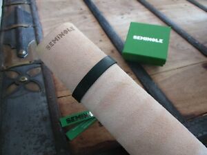 【送料無料】ジュエリー・アクセサリー ペレヴェルデスクログリーンコンクリスタロスワロフスキースメラルドセミノールbracciale in pelle verde scuro green con cristallo swarovski smeraldo seminole