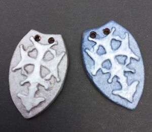 【送料無料】ジュエリー・アクセサリー エナメルセラミックスプロテスタントペンダントセントエスプリロットlot de 2 pendentifs protestants st esprit en ceramique emaillee signe