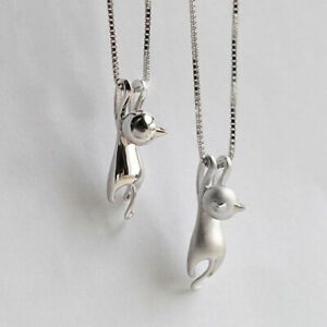 【送料無料】ジュエリー・アクセサリー マットペンダントシルバーハンギングcollier avec chats pendentif mat amp; brillant argente hanging cat chats