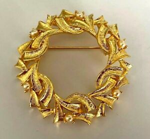 【送料無料】ジュエリー・アクセサリー ゴールドラインストーンクリスマスリースブローチブローチピンラベルbroche dore strass noel christmas wreathe brooch pin neuve etiquete 4,8cm