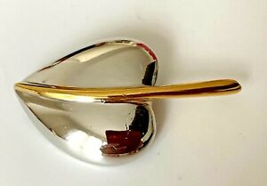 【送料無料】ジュエリー・アクセサリー ゴールドメタルブローチモネミントbroche vintage metal dore argente feuille signe monet 5,3cm mint etat neuf 13,855円