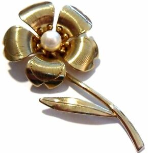 【送料無料】ジュエリー・アクセサリー オールドゴールドゴールドフラワーホワイトパールブローチbroche ancienne bijou vintage couleur or fleur finement gravee perle blanche 46
