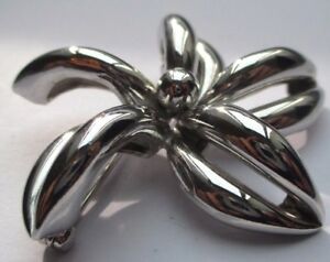 【送料無料】ジュエリー・アクセサリー ブローチヴィンテージbelle broche couleur argent poli brillant fleur bijou vintage de qualite 2633
