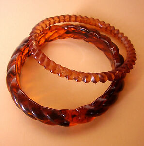 【送料無料】ジュエリー・アクセサリー スケールカラープラスチックプラスチックブレスレット2231 deux bracelets rigides en plastique couleur ecaille