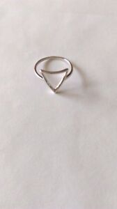 【送料無料】ジュエリー・アクセサリー シルバートライアングルリングbague triangle en argent 925