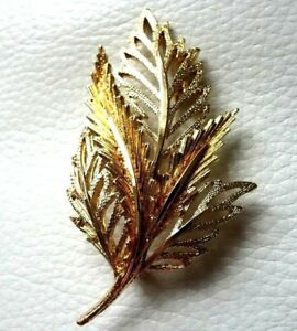【送料無料】ジュエリー・アクセサリー ブローチヴィンテージノイフゴールドトーンリーフブローチtres belle broche feuille dore vintage signe neuf goldtone leaf brooch pins