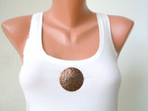 【送料無料】ジュエリー・アクセサリー オールドグランドラウンドハンマードカッパーブローチvieux grand ronde martele broche de cuivre 18,3 g o 5,0 cm