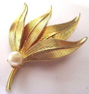 【送料無料】ジュエリー・アクセサリー ヴィンテージブローチリアルファインパールbroche bijou vintage dore or fin feuille gravee relief perle fine veritable 402