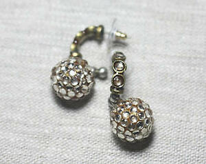 【送料無料】ジュエリー・アクセサリー イヤリングレジンホワイトボールラインストーンヴィンテージエスニックboucles doreilles resine et ccb blanc boules strass 15mm ethnique vintage des