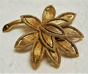 【送料無料】ジュエリー・アクセサリー ヴィンテージゴールドブローチフラワーサインエイボンメタルデーbijou vintage broche fleur feuille signe avon metal ajoure texture couleur or f7 21,754円