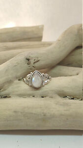 【送料無料】ジュエリー・アクセサリー フェミニンシルバーリングムーンストーンfeminin anneau en argent 925 with moonstone