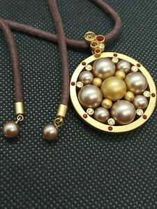 【送料無料】ジュエリー・アクセサリー フェンダントンチスワロフスキーメタルドーアフィセルマロンpendantif swarovski metal dore avec ficelle maron ref s359