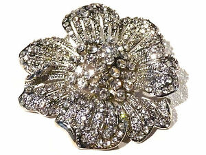 【送料無料】ジュエリー・アクセサリー デザイナージュエルシルバーピンクリスタルブローチbijou de createur alliage argente broche fleur blanche cristal blanc brooch