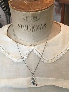 【送料無料】ジュエリー・アクセサリー マシフアージェントラブペンダントボーコリアーアルモチェインサファイアbeau collier ancien chaine en argent massif amp; pendentif love avec saphir 1980