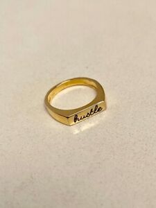 【送料無料】ジュエリー・アクセサリー リングパーソナライズリングリングリングレターピンキーリングシルバーengraved ring, personalized ring,initial ring, letter ring ,pinky ring, silver
