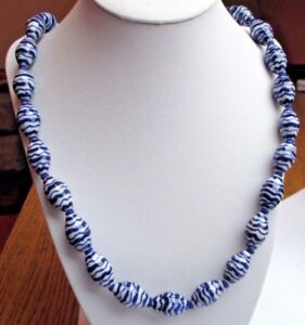 【送料無料】ジュエリー・アクセサリー ヴィンテージジュエルレトロネックレスオリーブビーズbeau bijou vintage ancien collier retro perles olive porcelaine blanc bleu 676