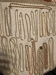 【送料無料】ジュエリー・アクセサリー ロットファンタジーパールネックレスlot 24 colliers perles fantaisie ancien