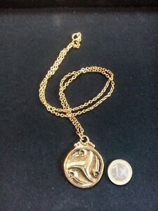 【送料無料】ジュエリー・アクセサリー ペンデンティフヴィンテージトリスケルpendentif vintage triskel