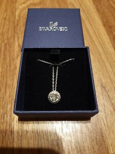 【送料無料】ジュエリー・アクセサリー スワロフスキーエンジェリックネックレスクリスタルペンダントswarovski angelic collana con pendente cristallo tondo