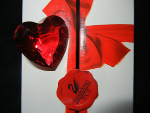 【送料無料】ジュエリー・アクセサリー クリスタルスワロフスキーハートレッドオリジナルパッケージングcristallo swarovski cuore scs rossocon imballaggio originale