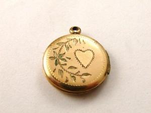 【送料無料】ジュエリー・アクセサリー ヴィンテージビクトリアンゴールドカラーハートメダリオンペンダントvintage vittoriano color oro cuore medaglione pendente