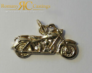 【送料無料】ジュエリー・アクセサリー シルバースターリングモトペンダントミリメートルスタンプ925 argento sterling ciondolo moto immerso in oro 9ct 52g 30 x 15 mm timbrato
