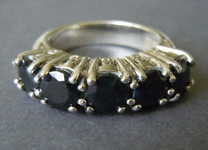 【送料無料】ジュエリー・アクセサリー シルバーリングサファイア925 anello in argento con 5 grande zaffiri 8,8 g  rg 56