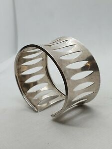 【貨物輸送無料】宝飾品・佩び物 ブレスレットマンシェットエンアージェントリジッドbracelet manchette en argent 925 rigide refn159