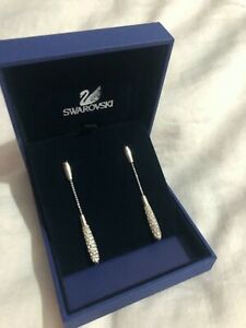 【貨物輸送無料】宝飾品・佩び物 スワロフスキーネックレスイヤリングセットswarovski collana e orecchini set