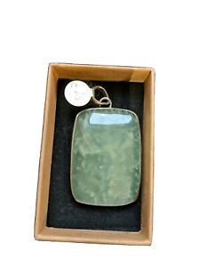 【貨物輸送無料】宝飾品・佩び物 グリーンプレフライトシルバーペンダントクリスタルgreen prehnite rettangolo cristallo pendente dargento