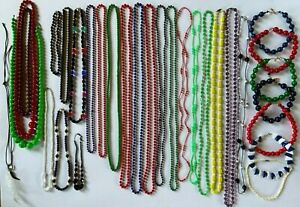 【貨物輸送無料】宝飾品・付属品 ロットドコリアーズダイバーズファンタイジーパールズブールプラスティクポップlot de 31 colliers divers fantaisie 1960 1980 perle boule plastique pop h2054