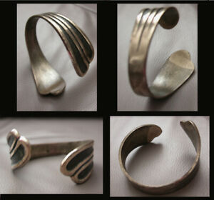 【貨物輸送無料】宝飾品・付属品 アンシアンブレスレットシグネビュッフェancien bracelet  signe mbuffet