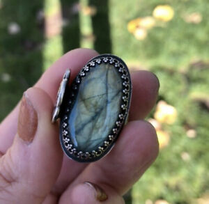 【送料無料】ジュエリー・アクセサリー ラブラドリットリングアースボーンスターリングシルバーlabradorite ring earth and bone sterling silver ooak
