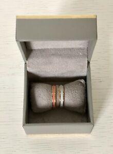 【送料無料】ジュエリー・アクセサリー クラークゴールドスタッキングフェルメイユリングサイズボックスブランドastley clarke smalto 18ct oro vermeil dimpilamento anelli taglia jbox nuovo di zecca in