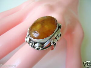 【送料無料】ジュエリー・アクセサリー シルバーリングアンバーネイチャーハニーアンバー835 anello argento fatto a mano con miele natura ambra 7,1 g17,9 mm ambra