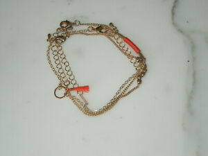 【送料無料】ジュエリー・アクセサリー レッドワイヤーゴールドトーンブレスレットセットset di tre bracciali tono oro con filo red de