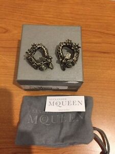【送料無料】ジュエリー・アクセサリー アレクサンダーマックイーンヘキサゴンビースカルハニカムブラスピアスalexander mcqueen hexagon amp; bee cranio orecchini in ottone a nido dape