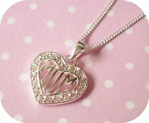 【送料無料】ジュエリー・アクセサリー ジルコンズスターリングシルバーママハートペンダントネックレス?ボックス925 argento sterling con zirconi cz mum ciondolo cuore collana ~ confezione regalo
