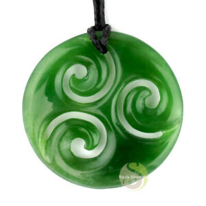 【送料無料】ジュエリー・アクセサリー ペンデンティフマオリジェイドヴェールトリプルコルマオリアートpendentif maori jade vert triple koru maori art 43,188円