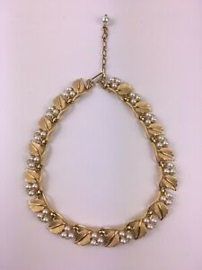 【送料無料】ジュエリー・アクセサリー ヴィンテージウーマンペレメッキゴールドリーフネックレス1960s vintage donna pere amp; placcato oro foglie collana da trifari, firmato