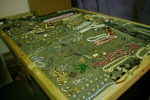 【貨物輸送無料】宝飾品・添え物 ヴィンテージロトquantita enorme di vintage bigiotteria buona lotto