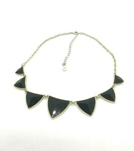 【送料無料】ジュエリー・アクセサリー アクセサリートーンゴールドトライアングルブラックプラスチックジュエリーネックレスレトロaccessorize tono oro triangolo nero in plastica collana bigiotteria retro