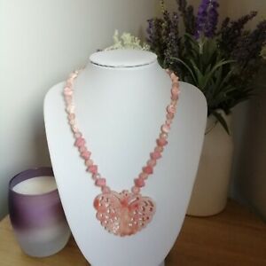 【送料無料】ジュエリー・アクセサリー プリティピンクシェルプラスチックステートメントビーズネックレスペンダントpretty pink shell in plastica con perline dichiarazione collana con ciondolo a forma d