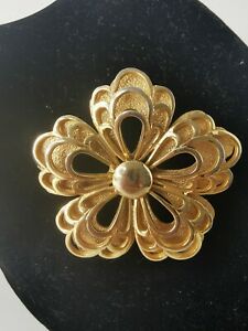 【送料無料】ジュエリー・アクセサリー ブローチゴールドトーンデザインbeautiful brooch gold tone, flower design 2｜hokushin