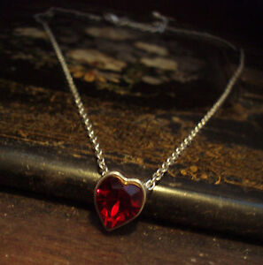 【送料無料】ジュエリー・アクセサリー スワロフスキークリスタルレッドハートネックレスcollana con cuore rosso cristallo realizzata con elementi swarovski