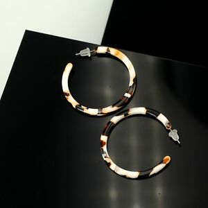 【送料無料】ジュエリー・アクセサリー クレオールシルバーイヤリングリングホワイトタートルパターンorecchini argentato creolo anello resina motivo tartaruga bianco m4