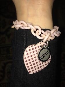 【貨物輸送無料】宝飾品・付属物 ブレスレットオブジェクトシリコーンピンクブラックポワbracciale donna ops objects love opsbr silicone rosa pois neri