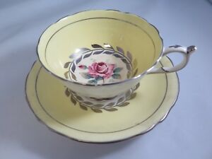 【送料無料】キッチン用品・食器・調理器具・陶器 ヴィンテージパラゴンクイーンエリザベスティーカップソーサーセットイエローとプラチナVintage PARAGON HM Queen Elizabeth Tea Cup & Saucer Set Yellow and Platinum|hokushin
