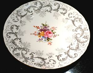 【送料無料】キッチン用品・食器・調理器具・陶器　美しいロイヤルクラウンダービーグレースクロールディナープレートBeautiful Royal Crown Derby Grey Scroll Dinner Plate
