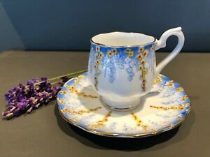 【送料無料】キッチン用品・食器・調理器具・陶器　ヴィンテージロイヤルアルバートエイプリルシャワーボーンチャイナデミタッセティーカップソーサーVintage Royal Albert April Showers Bone China Demitasse Tea Cup & Saucer